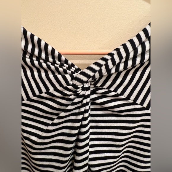 Vineyard Vines black/white striped top. S - Picture 6 of 7